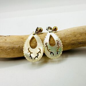 Vintage Mother Of Pearl Teardrop Earrings